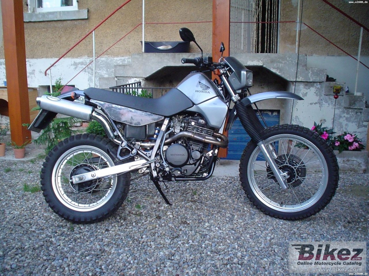 Big nymous user. xl 600 rm picture and wallpaper from Bikez.com
